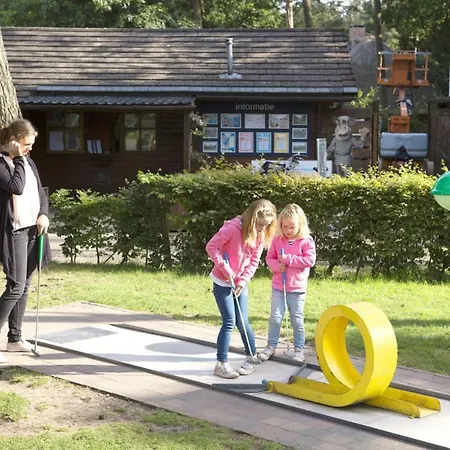 Ra Veluwe Mobile אתר נופש ארנהיים